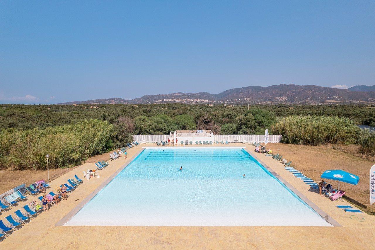 Aparthotel Baia Delle Mimose Badesi Exterior foto