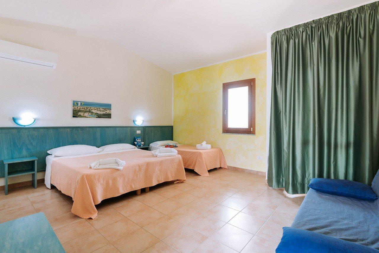 Aparthotel Baia Delle Mimose Badesi Exterior foto
