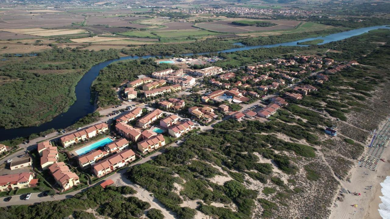 Aparthotel Baia Delle Mimose Badesi Exterior foto