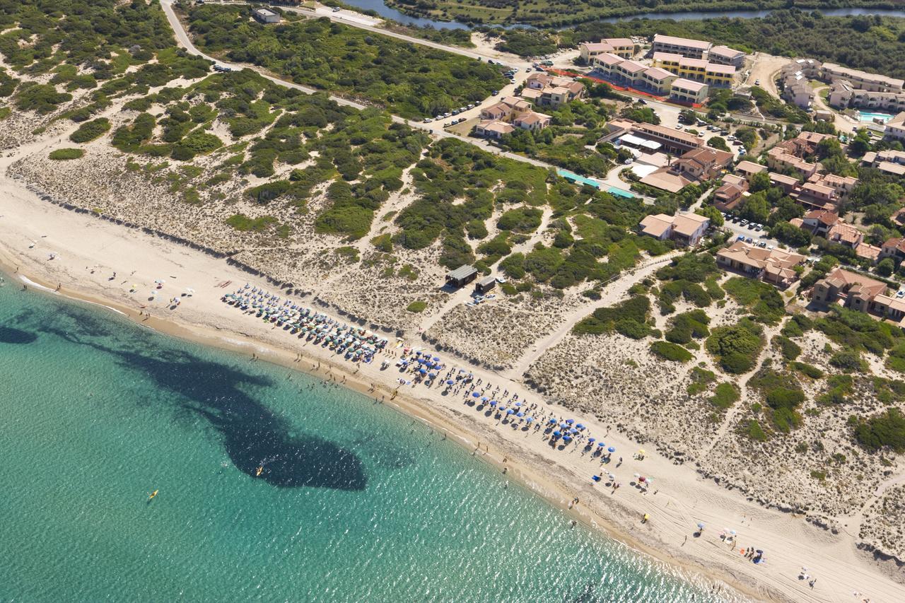 Aparthotel Baia Delle Mimose Badesi Exterior foto