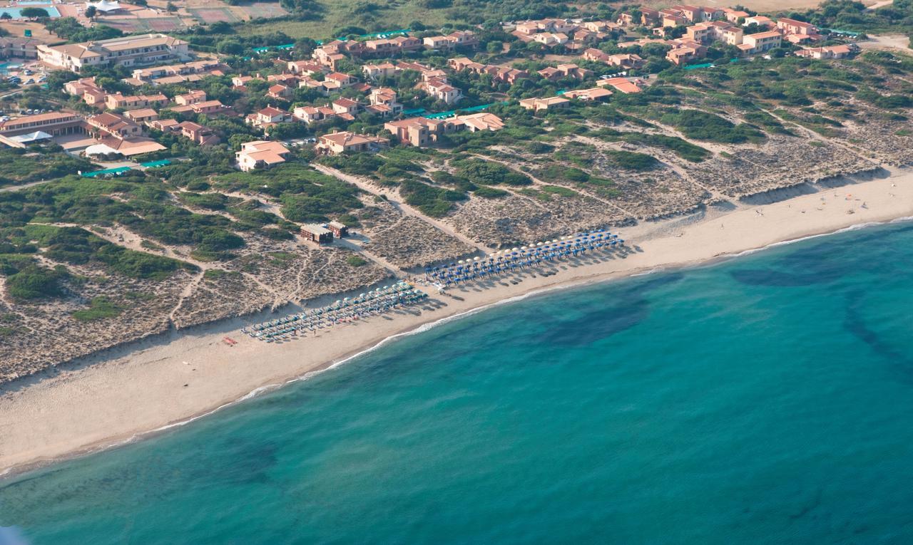 Aparthotel Baia Delle Mimose Badesi Exterior foto
