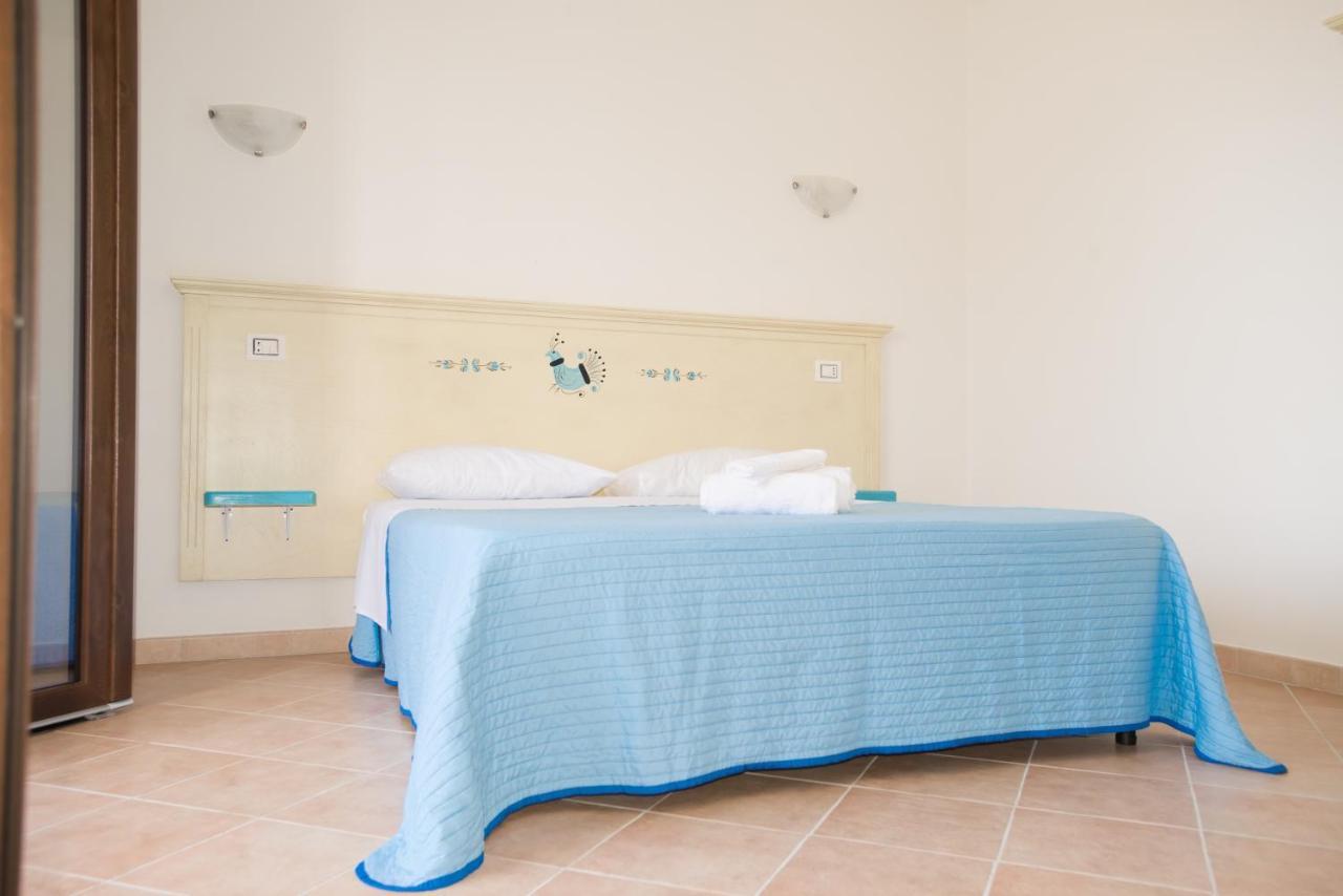 Aparthotel Baia Delle Mimose Badesi Exterior foto